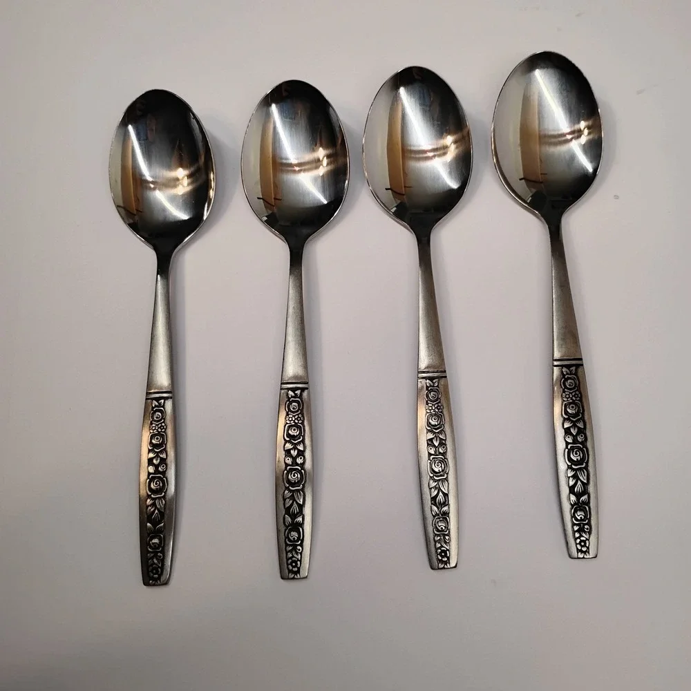 NORTHLAND FLORAL PANEL STAINLESS FLATWARE KOREA‎ 21 Pieces